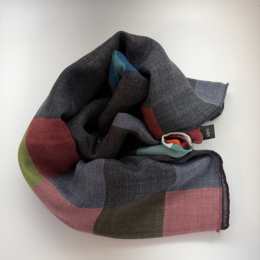 Akris Multicolor Patterned Cashmere Silk Blend Scarf. Large and Light Weight - Picture 2 of 10